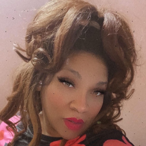 Meet your Posher, Regena - Picture 1 of 1